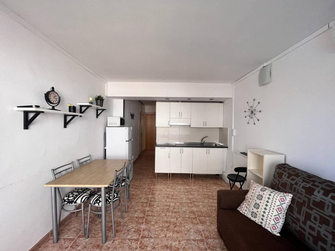 Estudio Con Tres Piscinas Comunitarias Y Pista De Tenis Roses Exterior foto